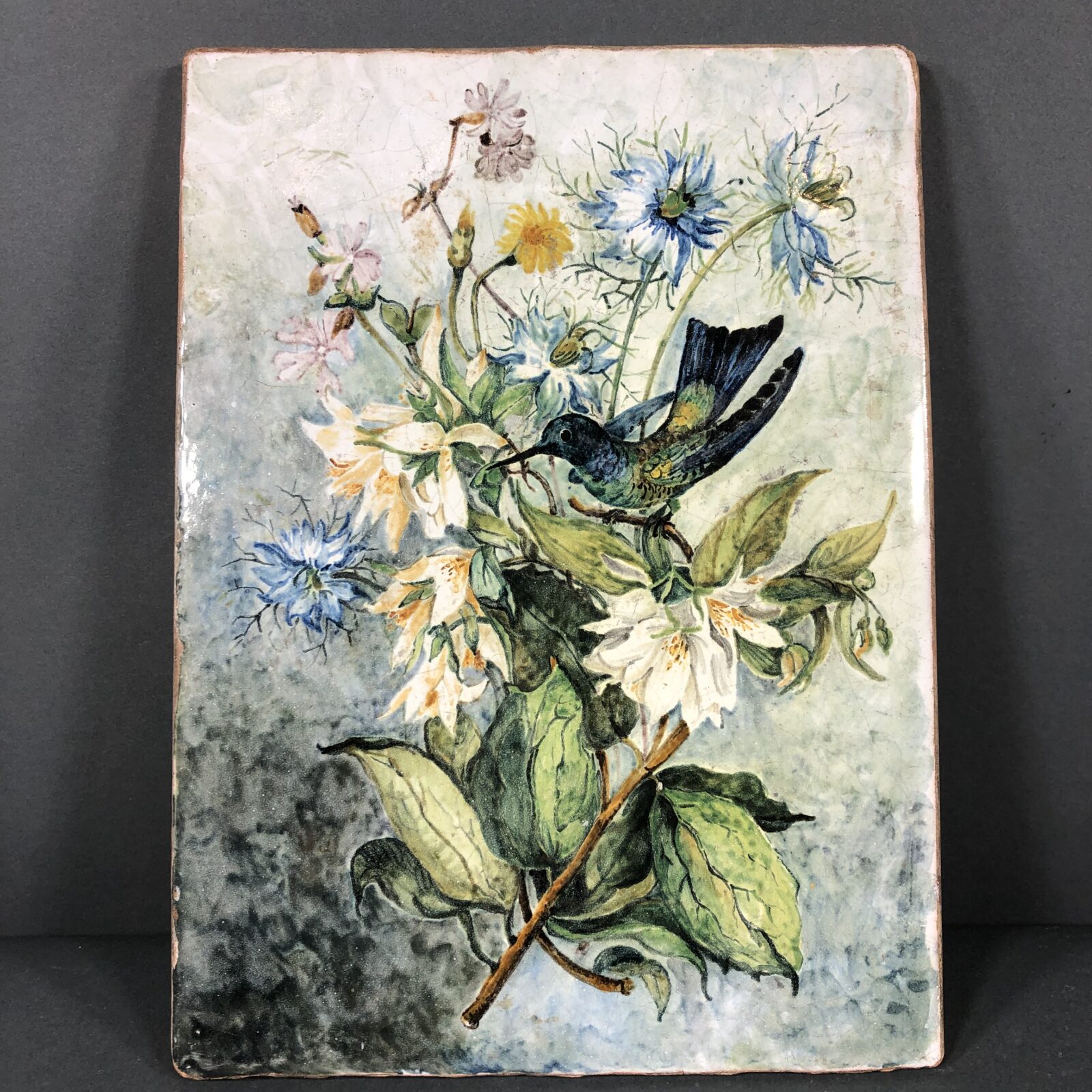 Живопись на керамике в стиле Ар-Нуво начала XX века.