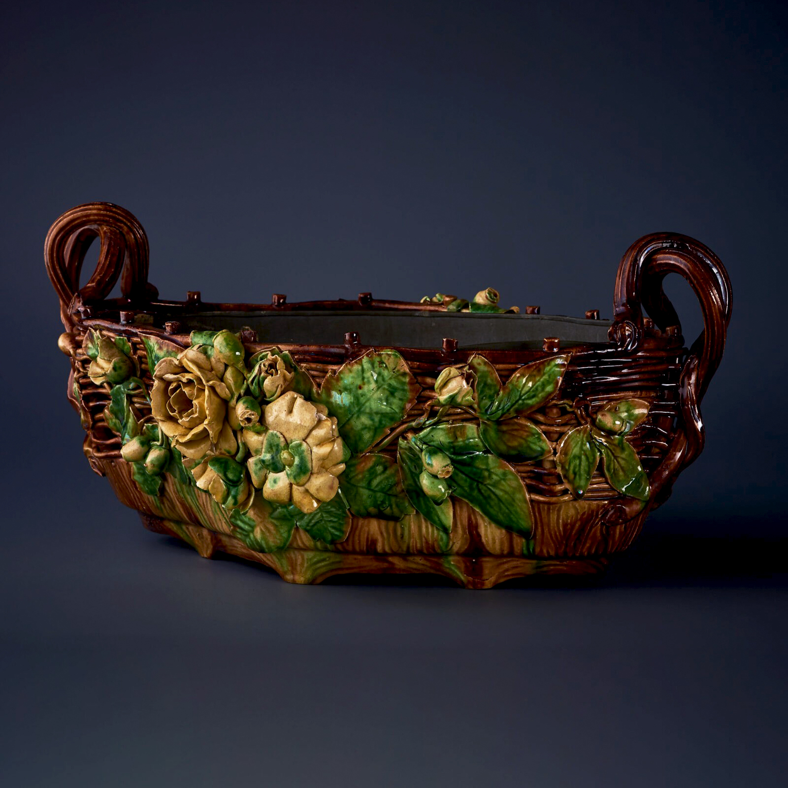 Жардиньерка антикварная (кашпо).