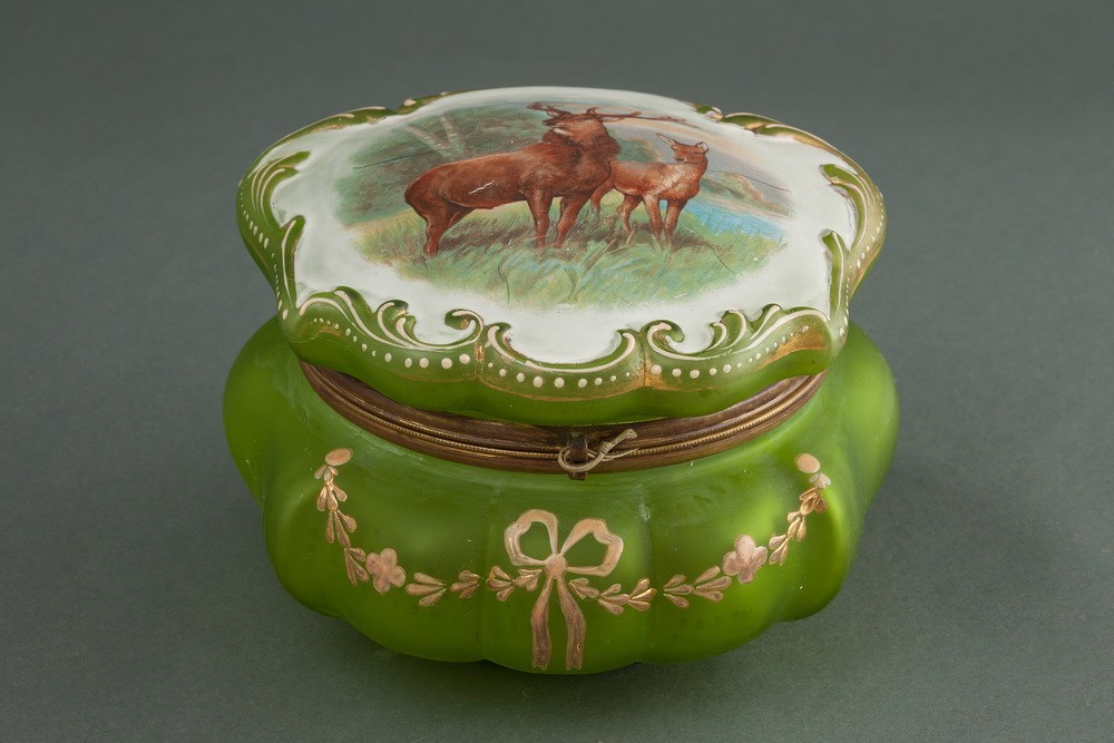 Шкатулка антикварная XX века.