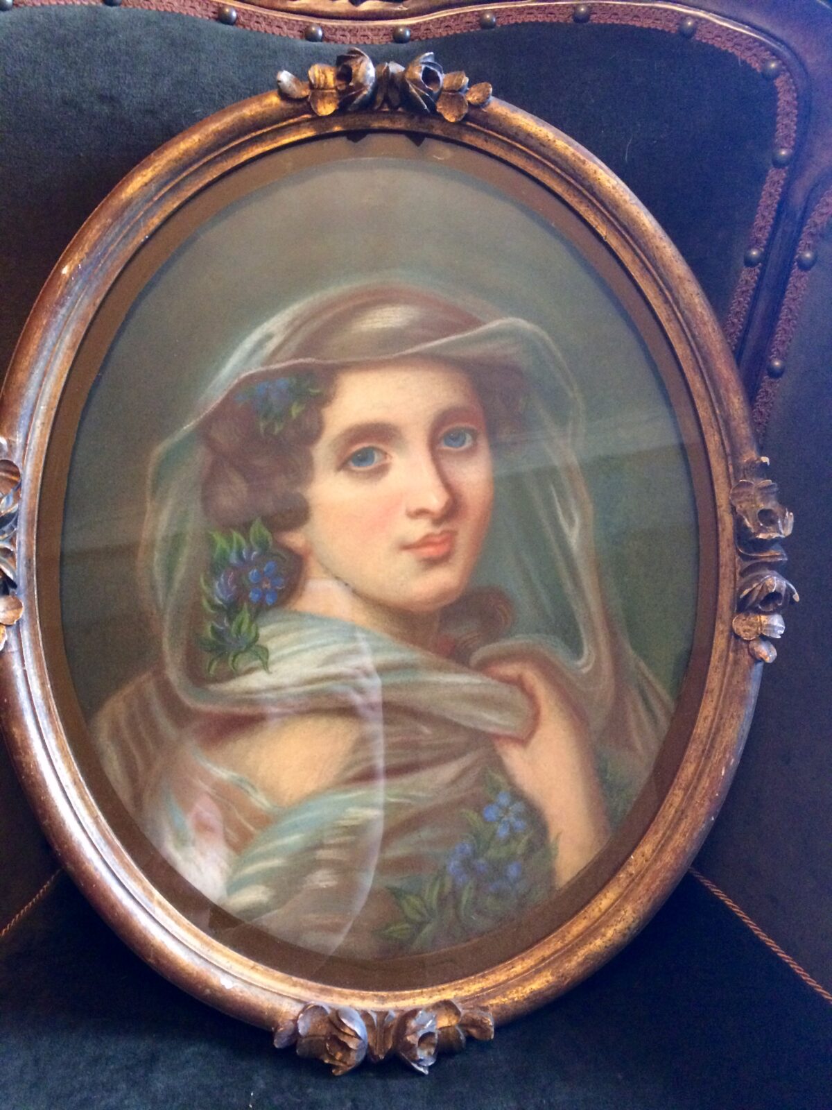 Портрет антикварный девушки с незабудками XX века.