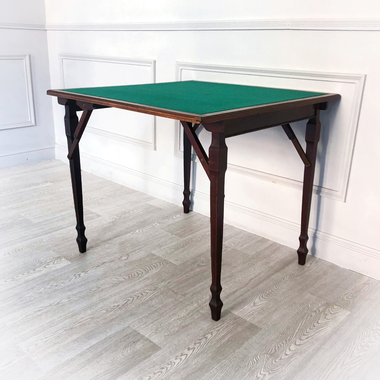 Антикварный ломберный складной столик начала ХХ века.