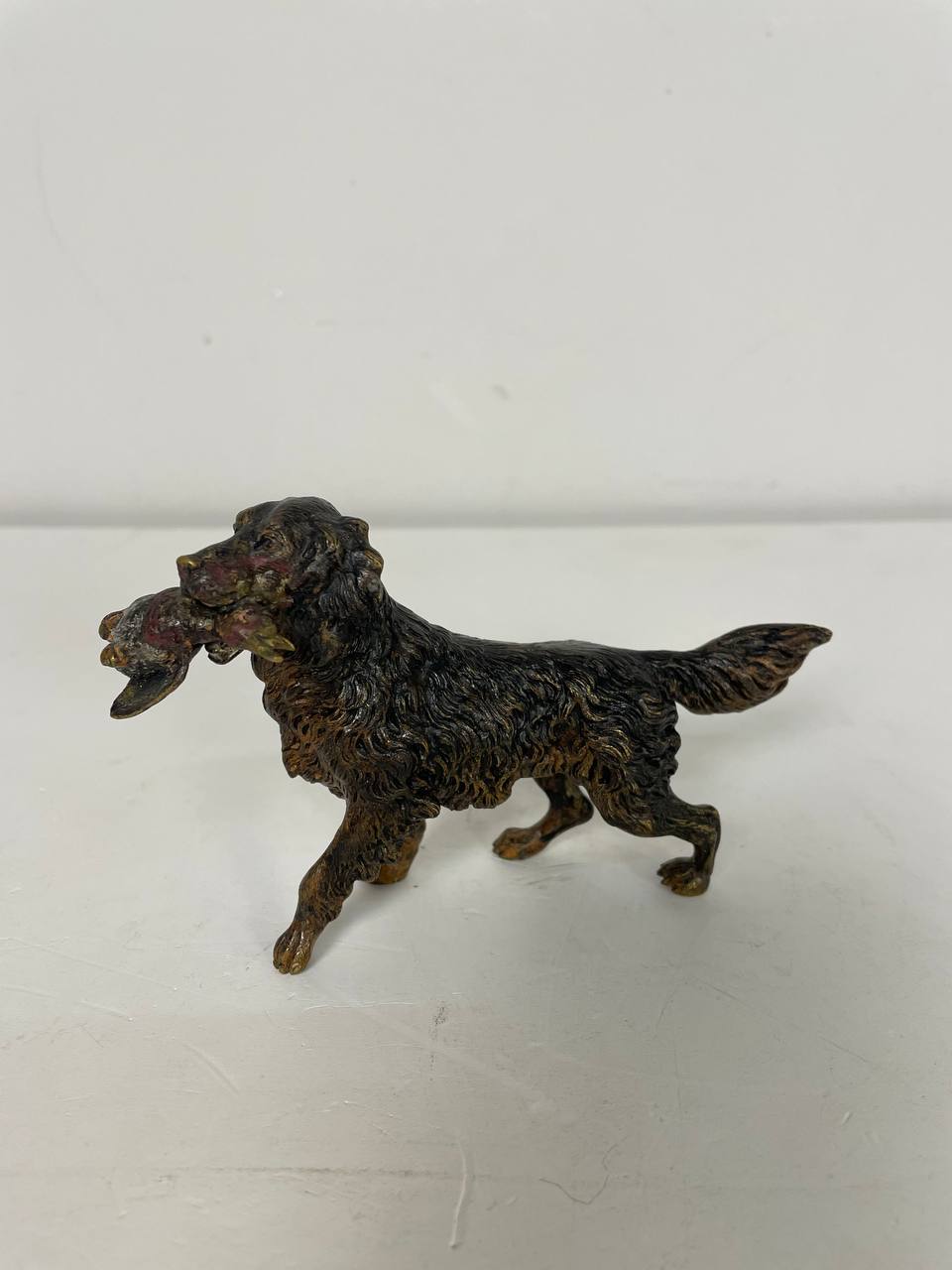 Антикварная венская бронза «Собака с дичью».