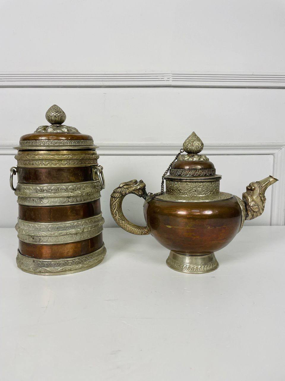 Антикварная посуда из Америки, Азии и Африки