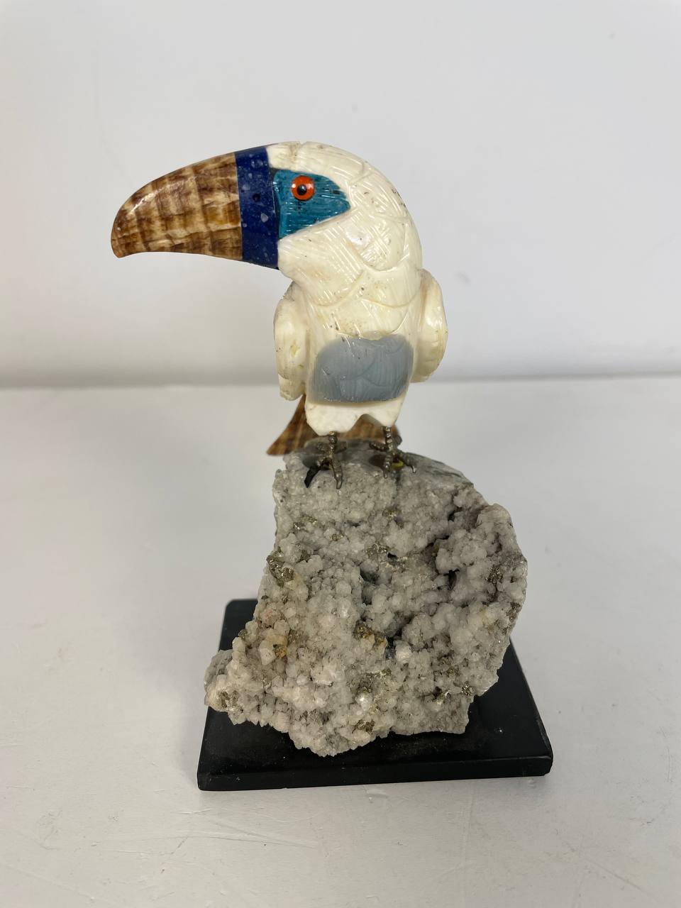 Антикварная статуэтка «Тукан»