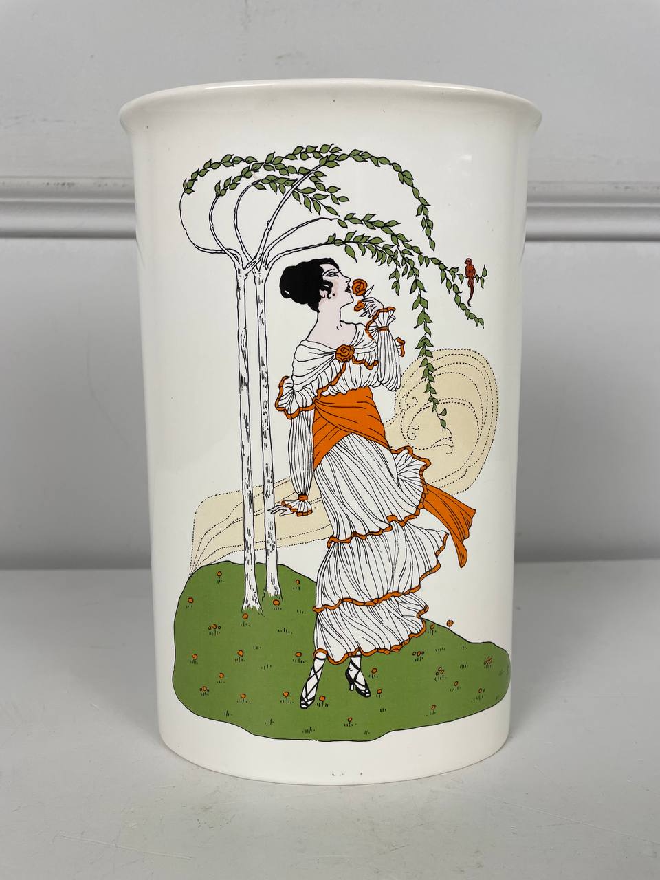 Ваза в стиле Модерн