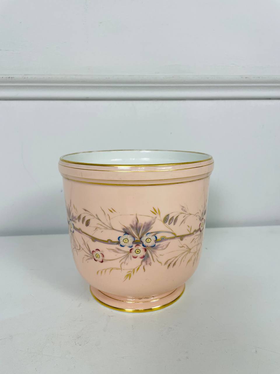 Антикварное кашпо